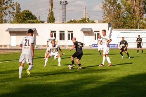 ⚽ ФК "Флорешть" теряет очки, "Виктория" громит "Сперанцу", "Саксан" проигрывает "Спартаний", а в Группе 2 определились пары плей-офф: результаты матчей Лиги 1 (видеообзор)