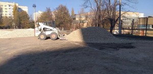 Еще в двух лицеях Кишинева начата реконструкция футбольных полей (фото)