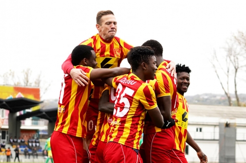 Spartanii Sportul are o ofertă și pentru transferul lui Oppong, echipa s-a despărțit de Dedov și alții, antrenor este Igor Ursachi