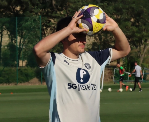 Ion Nicolaescu a debutat la Maccabi Tel Aviv, dar a fost schimbat în minutul 35
