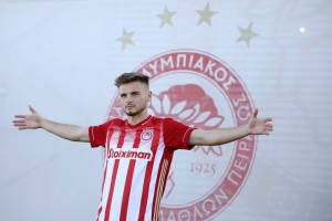 Oficial. Oleg Reabciuk a semnat un contract pe 4,5 ani cu Olympiacos (video)