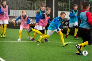 Copiii vor avea acces liber pe terenurile de fotbal renovate în cadrul proiectului "Fotbal în Școli"