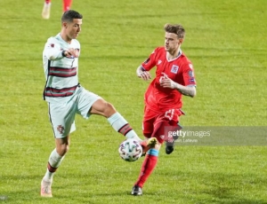 Себастьен Тилль сыграл за сборную Люксембурга против Португалии Криштиану Роналду
