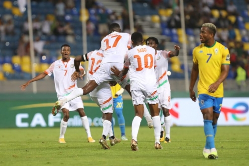 Игроки "Шерифа" и "Динамо-Авто" встретились между собой на Кубке Африканских Наций. Один из них забил с пенальти, другой этот пенальти "привез"