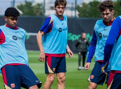 17-летний молдавский защитник Лео Сака тренировался с основной командой "Барселоны" (фото, видео)