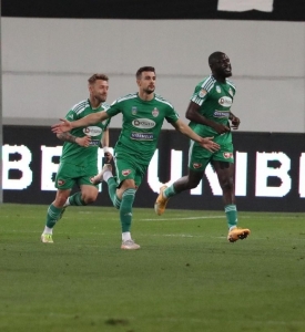 Виталий Дамашкан забил гол через себя с 14-ти метров за "Сепси" в последнем матче сезона (видео)