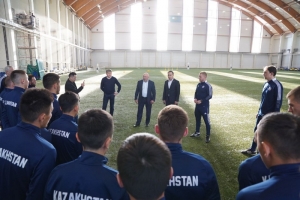 Сборная Казахстана вылетит в Кишинев за два дня до игры с Молдовой и будет добираться через Румынию