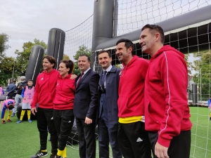 Luis Figo și Aleksander Ceferin au jucat fotbal cu elevii claselor sportive de la liceul N.Gogol din Chișinău (foto, video)