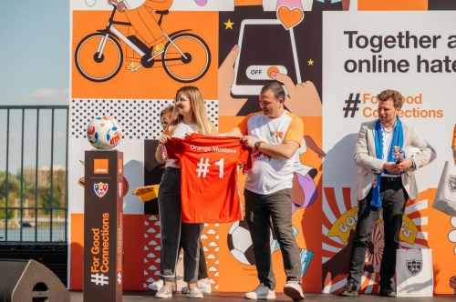 Арена в парке Ла Извор официально переименована в Orange Arena. Компания вновь стала партнером FMF